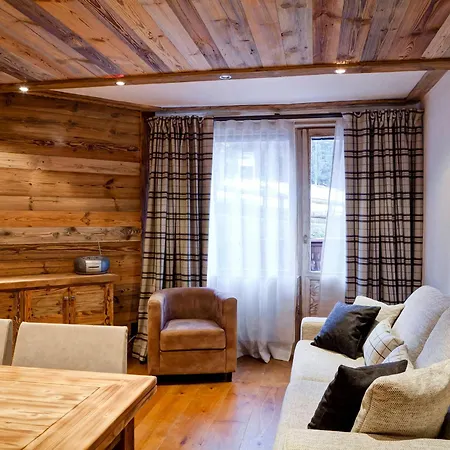 De Standing Au Centre De 1850, En Bord De Piste Et Avec Terrasse - Fr-1-514-35 Courchevel
