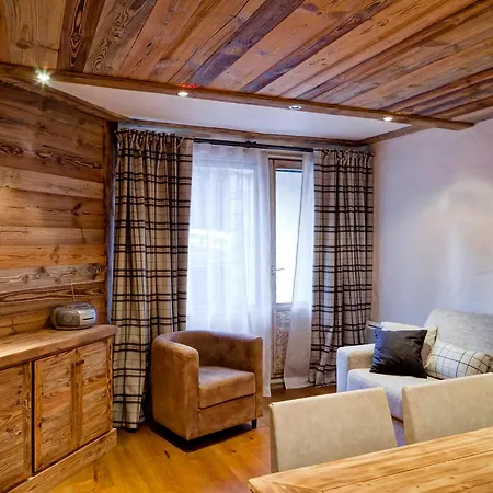 Apartment De Standing Au Centre De 1850, En Bord De Piste Et Avec Terrasse - Fr-1-514-35
