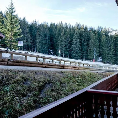 De Standing Au Centre De 1850, En Bord De Piste Et Avec Terrasse - Fr-1-514-35 Courchevel